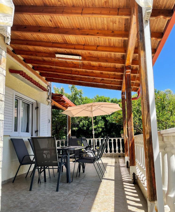 Casa Lia-Beach Front Villa Nea Kallikrateia Bagian luar foto