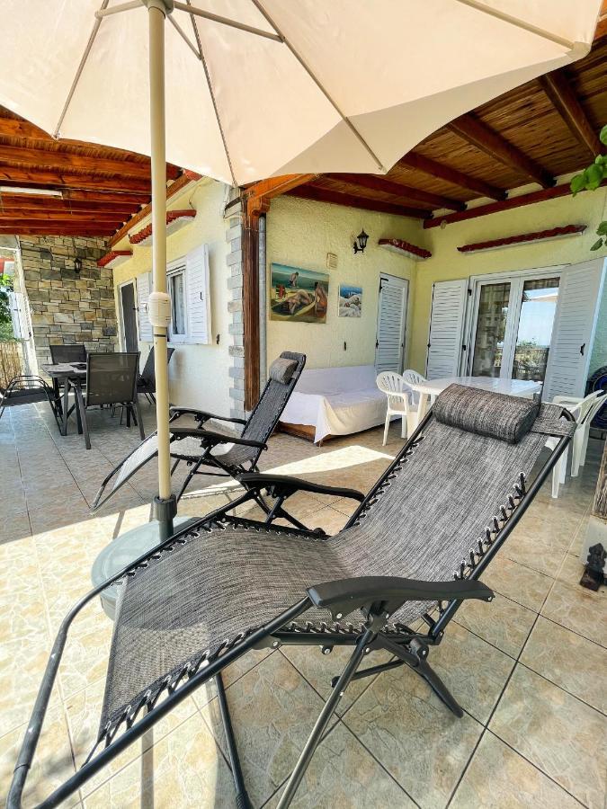 Casa Lia-Beach Front Villa Nea Kallikrateia Bagian luar foto