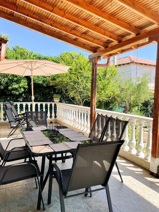 Casa Lia-Beach Front Villa Nea Kallikrateia Bagian luar foto