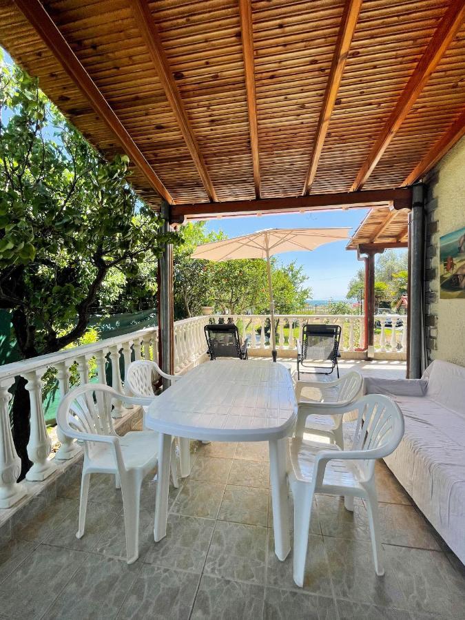 Casa Lia-Beach Front Villa Nea Kallikrateia Bagian luar foto