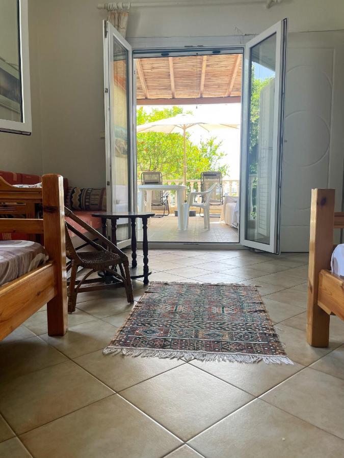 Casa Lia-Beach Front Villa Nea Kallikrateia Bagian luar foto